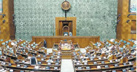 'രാജ്യത്തെ ദൈവമായി കാണാനാവില്ല'; വന്ദേമാതരം ബില്ലിനെതിരെ മുസ്‌ലിം വ്യക്തി നിയമ ബോര്‍ഡ്