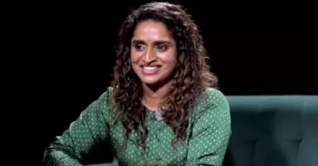 എനിക്ക് അവാർഡ് തരരുത് എന്ന് ഒരു സംവിധായകൻ; അദ്ദേഹത്തിൻ്റെ സിനിമയിലൂടെത്തന്നെ ദേശീയ അവാർഡ് വാങ്ങി: സുരഭി ലക്ഷ്മി