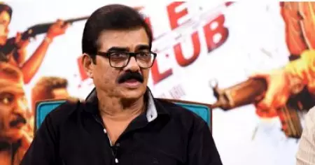 45ാം വയസില്‍ തൊണ്ണൂറുകാരനായി സ്‌ക്രീനില്‍ അത്ഭുതപ്പെടുത്തിയ നടനാണ് അദ്ദേഹം, നാടകമാണ് ആ നടനെ അതിന് സഹായിച്ചത്: വിജയരാഘവന്‍