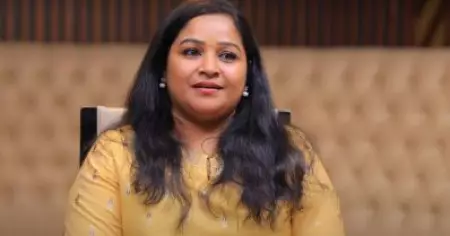 അന്ന് ആ വിജയ് ചിത്രത്തെ കുറിച്ച് പറഞ്ഞ കമന്റ്‌ വിവാദമായി; ഒരു സംവിധായകന്‍ വിളിച്ച് ചൂടായി: അഞ്ജന അപ്പുക്കുട്ടന്‍