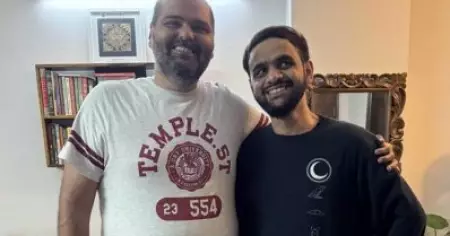 'ഹൃദയത്തിന് സമയമറിയില്ല'; ഉമര്‍ ഖാലിദിനൊപ്പമുള്ള ചിത്രം പങ്കുവെച്ച് കുനാല്‍ കമ്ര
