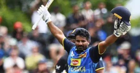 ലങ്കന്‍ കൊടുങ്കാറ്റില്‍ പിറന്നത് ചരിത്ര നേട്ടം; പെരേര തൂക്കിയത് ലങ്കന്‍ ക്രിക്കറ്റിലെ വെടിക്കെട്ട് റെക്കോഡ്