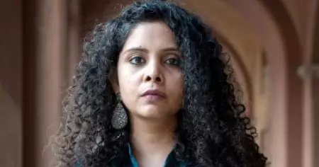 ഹിന്ദു ദൈവങ്ങളെ അപമാനിച്ചെന്ന പരാതി; റാണ അയ്യൂബിനെതിരെ കേസ് എടുക്കാൻ ദൽഹി കോടതി നിർദേശം