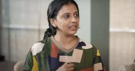 ആ പാട്ട് സ്റ്റേജില്‍ പാടുമ്പോള്‍ പലപ്പോഴും തെറ്റാറുണ്ട്, ആദ്യമൊക്കെ ടെന്‍ഷനടിച്ചെങ്കിലും പിന്നീട് അതൊന്നും കാര്യമാക്കാറില്ല: സിത്താര കൃഷ്ണകുമാര്‍