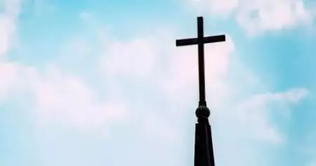 ഛത്തീസ്ഗഡ് ഗോത്രമേഖലയിലെ വൈദികരെ വിലക്കുക, പള്ളികള്‍ പൊളിക്കുക; നിവേദനവുമായി ഹിന്ദുത്വ തീവ്രവാദികള്‍