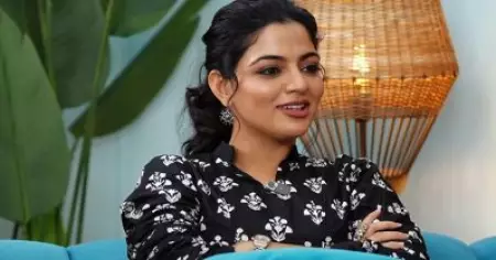 റൊമാന്റിക് സോങ് ഷൂട്ട് ചെയ്യുമ്പോള്‍ ആ നടന്‍ വലിയ നാണക്കാരന്‍; എനിക്ക് ചിരി വരും: നിഖില