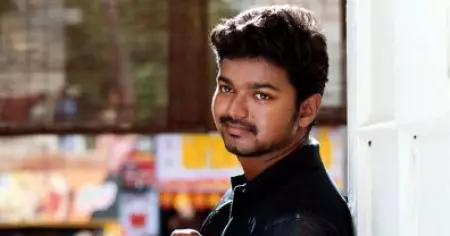 വിജയ് ഫാന്‍സിന് വാലന്റൈന്‍സ് ഡേ രണ്ട് മാസം കഴിഞ്ഞിട്ടാ, 'ഇളയ ദളപതി'യുടെ ക്ലാസിക് റൊമാന്റിക് ചിത്രം വീണ്ടും വെള്ളിത്തിരയിലേക്ക്