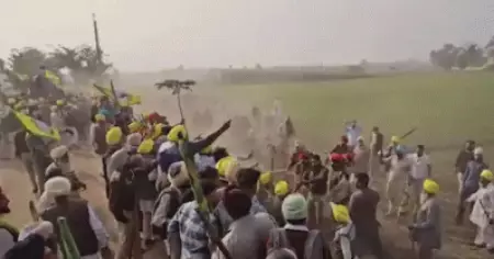 എക്സ്പ്രസ് വേയ്ക്കായി ഏറ്റെടുത്ത ഭൂമിയുടെ നഷ്ടപരിഹാരം ലഭിച്ചില്ല, ഹരിയാനയിൽ കർഷക പ്രതിഷേധം; നൂറിലധികം പേർക്കെതിരെ കേസെടുത്ത് പൊലീസ്