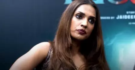 ഇമോഷണലായ ഒരു മലയാള സിനിമ; നിര്‍ഭാഗ്യവശാല്‍ ഒരുപാട് ആളുകളൊന്നും അത് കണ്ടില്ല: ശ്രുതി മേനോന്‍