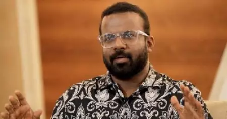 എങ്കെ പാത്താലും നീ, ഓണം ക്ലാഷിനെത്തുന്ന പടങ്ങളില്‍ നിറസാന്നിധ്യമായി ജേക്‌സ്