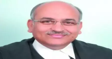 നിയമപാഠ്യപദ്ധതിയില്‍ വേദങ്ങളും പുരാണങ്ങളും ഉള്‍പ്പെടുത്തണം: സുപ്രീം കോടതി ജഡ്ജി പങ്കജ് മിത്തല്‍