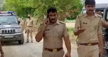 ഭീല്‍ ആദിവാസികളെ മതം മാറ്റാന്‍ ശ്രമിച്ചുവെന്ന് ബജ്‌റംഗ്ദള്‍ പരാതി; യു.എസ് പൗരന്‍ അടക്കം രണ്ടുപേർ   കസ്റ്റഡിയില്‍