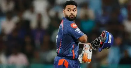 വെറും അഞ്ച് മിനിട്ട് കൊണ്ട് പന്തിന്റെ പ്രശ്‌നം പരിഹരിക്കാം; വീണ്ടും തോല്‍വിയായതിന് പിന്നാലെ വമ്പന്‍ പ്രസ്താവനയുമായി മുന്‍ സൂപ്പര്‍ താരം