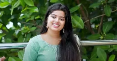 ശോഭന മാമിനും ലാൽ സാറിനും വട്ടാണെന്ന് പറഞ്ഞു, ഗ്രേറ്റ് ഫാമിലി എന്നാണ് അദ്ദേഹം പറഞ്ഞത്: അമൃത വർഷിണി