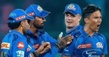 രാജസ്ഥാന്‍ വിട്ടുകളഞ്ഞ 'ഫസ്റ്റ് ഓവര്‍ കിങ്' മുംബൈയില്‍ കൊടുങ്കാറ്റായി; റെക്കോഡ് ലിസ്റ്റിലേക്ക് ചഹറും