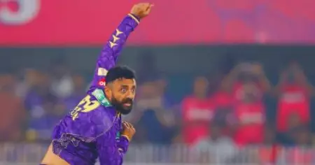 വീഴ്ത്തിയത് രണ്ടേ രണ്ട് വിക്കറ്റ്, മറികടന്നത് ചഹലിനെ; ചരിത്ര നേട്ടത്തില്‍ വരുണ്‍