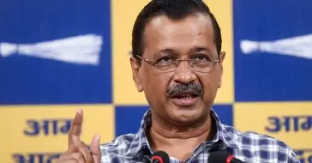 അധികാരത്തിലെത്തി അഞ്ച് മാസത്തിനകം ദൽഹിയിലെ ജനങ്ങൾ വഞ്ചിക്കപ്പെട്ടു; ചേരി പൊളിച്ചുമാറ്റലുകളിൽ ബി.ജെ.പിയെ കടന്നാക്രമിച്ച് അരവിന്ദ് കെജ്‌രിവാൾ