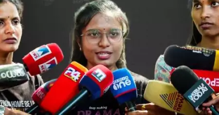 നീയൊക്കെ മുക്കുവത്തികളല്ലേ, ഐഫോണ്‍ ഉപയോഗിക്കാന്‍ നിനക്കൊക്കെ എന്ത് യോഗ്യത; കൃഷ്ണകുമാറിന്റെ കുടുംബം ജാതിയധിക്ഷേപം നടത്തിയതായും പരാതിക്കാര്‍