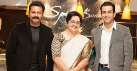 ആ സീൻ കണ്ട് കണ്ണുനിറഞ്ഞ് പോയി; മക്കളുടെ ഇഷ്ട സിനിമയെക്കുറിച്ച് മല്ലിക സുകുമാരൻ
