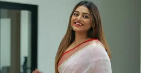 ലാലേട്ടനോട് ആ ചോദ്യം ചോദിച്ചതിൻ്റെ പേരിൽ സൈബർ ബുള്ളിങ് നേരിട്ടു; പക്ഷെ, പിന്നിലുള്ള കാര്യങ്ങളാരും അറിയുന്നില്ല: മീര അനിൽ
