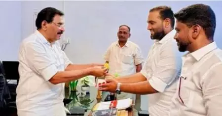സ്ഥാപക ദിനത്തില്‍ ആന്റോ ആന്റണിക്ക് മധുരം നല്‍കി എസ്.ഡി.പി.ഐ; വിവാദം