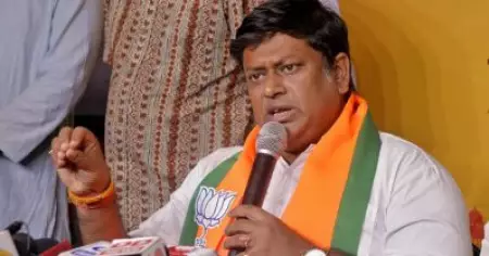 സിഖ് ഉദ്യോഗസ്ഥന് നേരെ ചെരിപ്പെറിഞ്ഞു; ബി.ജെ.പി നേതാവിനെതിരെ എഫ്.ഐ.ആർ, മാപ്പ് പറയണമെന്ന് സിഖ് സംഘടനകൾ