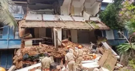 കോട്ടയം മെഡിക്കൽ കോളേജിൽ വാർഡ് കെട്ടിടത്തിന്റെ ഭാഗങ്ങൾ ഇടിഞ്ഞുവീണു