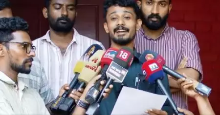 ആസിഫ് കെ. യൂസഫിനെ മാറ്റിയത് ധാര്‍മികതയുടെ വിജയമെന്ന് വി.എച്ച്.പി: സംസ്ഥാന സര്‍ക്കാര്‍ വി.എച്ച്.പി പിന്തുണകൂടി നേടിയെന്ന് എസ്.എഫ്.ഐ