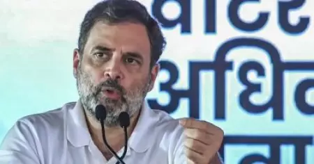 ബി.ജെ.പി ഭരണഘടനാ അവകാശങ്ങൾ നിഷേധിക്കുന്നു, എനിക്ക് നിങ്ങളെ പേടിയില്ല തെര. കമ്മീഷനോട് രാഹുൽ ​ഗാന്ധി