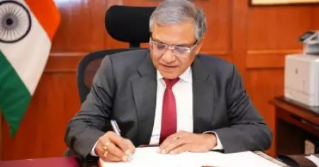 അത് അദ്ദേഹത്തിന്റെ വ്യക്തിഗത വിവരങ്ങള്‍: മുഖ്യ തെരഞ്ഞെടുപ്പ് കമ്മീഷണറുടെ യാത്രാവിവരങ്ങള്‍ പുറത്ത് വിടാന്‍ വിസമ്മതിച്ച് തെരഞ്ഞെടുപ്പ് കമ്മീഷന്‍