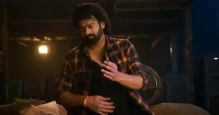 ചുമ്മാ ഇരിക്കുന്ന ഷോട്ടിന് പോലും ഡ്യൂപ്പ്, രാജാസാബില്‍ പ്രഭാസിന്റെ പല രംഗങ്ങളും ഫേസ് സ്വാപ്പെന്ന് പരാതി
