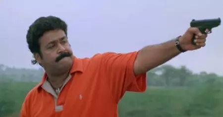 കരിമേഘക്കെട്ടഴിയുന്നത് കാണാന്‍ എല്ലാവരും ത്രില്ലിലാണല്ലോ, ബുക്ക് മൈഷോയില്‍ ചരിത്രമെഴുതി മോഹന്‍ലാലും രാവണപ്രഭുവും