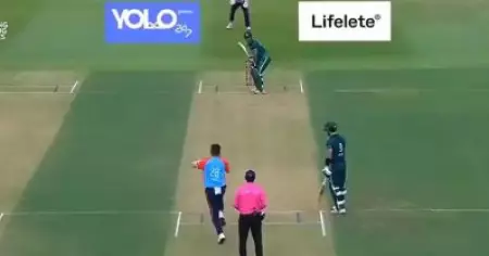 ആറ് പന്ത്, ആറ് സിക്സ്; വെടിക്കെട്ടുമായി പാക് താരം
