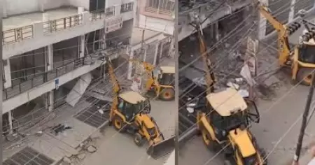 ഐ ലവ് മുഹമ്മദ് വിവാദം: രണ്ട് നില വ്യാപാര സമുച്ചയം പൊളിച്ചുമാറ്റി യു.പി ഭരണകൂടം
