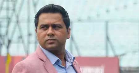 നല്ല ധൈര്യമുള്ളതുകൊണ്ടാണ് അവന് എല്ലാ ഫോർമാറ്റിലും കളിക്കാൻ സാധിക്കുന്നത്: ആകാശ് ചോപ്ര