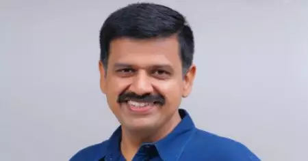 അധികം ഡെക്കറേഷന്‍ വേണ്ട, സീറ്റ് കിട്ടാത്തതുകൊണ്ടല്ലേ ബി.ജെ.പി വിട്ടത്; സന്ദീപ് വാര്യരെ ട്രോളി കമന്റ് ബോക്‌സ്