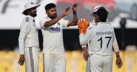 പ്രോട്ടിയാസിനെതിരെ 'സെഞ്ച്വറി'; നാണക്കേടില്‍ ഒന്നാമന്‍ സിറാജ്!