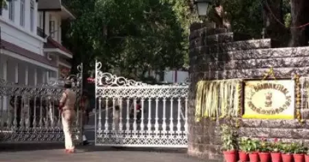ലോക് ഭവനിൽ ക്രിസ്മസ് അവധിയില്ല; ജീവനക്കാരെല്ലാം ഹാജരാകണമെന്ന് നിർദേശം