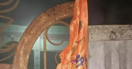 ത്രിപുരയില്‍ മസ്ജിദിന് തീയിടാന്‍ ഹിന്ദുത്വ വാദികളുടെ ശ്രമം; ഭീഷണിക്കത്തും ബജ്റംഗ്ദള്‍ കൊടിയും കണ്ടെത്തി