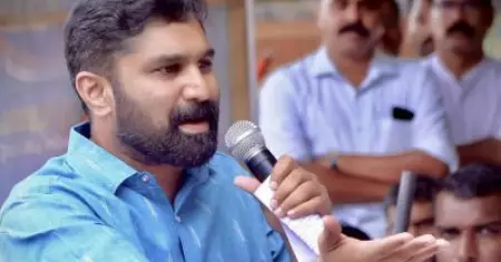 'പോറ്റിയേ' പാരഡി പാട്ടിനെ വര്‍ഗീയ വിഷയമാക്കുക എന്ന കൈവിട്ട കളിയാണ് സി.പി.ഐ.എം കളിക്കുന്നത്; കാണാതിരിക്കാനാവില്ല: വി.ടി. ബല്‍റാം
