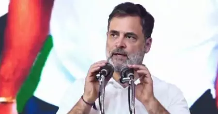 തെരഞ്ഞെടുപ്പ് കമ്മീഷന്‍ ജനാധിപത്യത്തിന്റെ സംരക്ഷകരല്ല, വോട്ട് ചോരിയുടെ നിശബ്ദ കാഴ്ചക്കാര്‍ മാത്രം; ആഞ്ഞടിച്ച് രാഹുല്‍ ഗാന്ധി