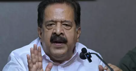 നക്‌സലേറ്റുകളെ വെടിവെച്ച് കൊല്ലുകയല്ല നിയമത്തിന്റെ പാതയിലേക്ക് കൊണ്ട് വരികയാണ് വേണ്ടത്: രമേശ് ചെന്നിത്തല