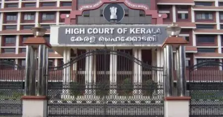 സര്‍ക്കാര്‍ ജീവനക്കാര്‍ക്ക് സന്ദേശം അയച്ചതില്‍ തെറ്റില്ലെന്ന് ഹൈക്കോടതി; ഹരജി തള്ളി