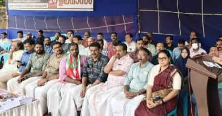 അഞ്ച് മാസത്തെ ശമ്പളത്തിനായി സമരം ചെയ്ത തൊഴിലാളികളെ സ്ഥലം മാറ്റി മാധ്യമം മാനേജ്‌മെന്റ്; കൊടുംക്രൂരതയെന്ന് കേരള പത്രപ്രവര്‍ത്തക യൂണിയന്‍