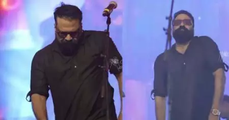 തോള് ചെരിച്ച് ടോമേട്ടന്‍, മീശ പിരിച്ച് ടോമേട്ടന്‍; മോഹന്‍ലാലിനെ അനുകരിച്ച ടിനി ടോമിനെ ട്രോളി സോഷ്യല്‍ മീഡിയ