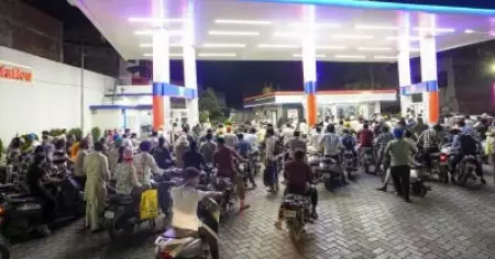 മോദിയുടെ വാഗ്ദാനം വെറും 'ഗ്യാസായി'; ഇന്ധന ഇറക്കുമതിയിൽ ഇന്ത്യൻ ആശ്രയത്വം വർധിച്ചതിൽ കേന്ദ്ര സർക്കാരിനെതിരെ വിമർശനവുമായി കോൺഗ്രസ്