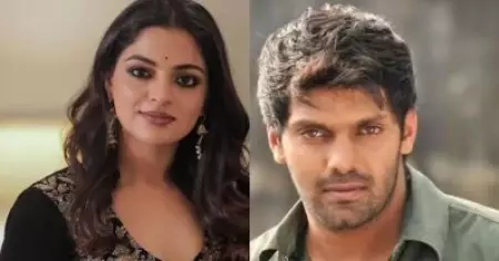 ആര്യക്കൊപ്പമുള്ള ഫോട്ടോ പോസ്റ്റ് ചെയ്ത നിഖിലയ്ക്ക് സൈബർ ആക്രമണം
