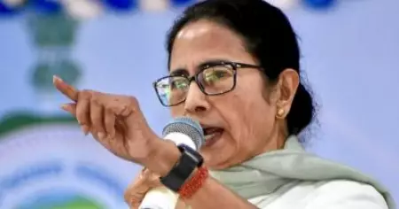 ബി.ജെ.പിയുടെ സീല്‍: കേരളത്തിന്റെ മാത്രം പ്രശ്‌നമല്ല; തെരഞ്ഞെടുപ്പ് കമ്മീഷന് ക്ലറിക്കല്‍ പിഴവെന്ന് പറഞ്ഞ് രക്ഷപ്പെടാനാകില്ല: മമത