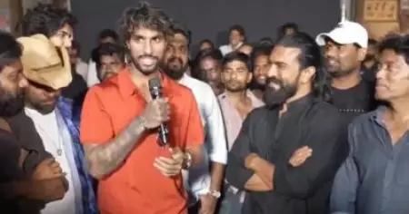 പെഡ്ഡിയുടെ സെറ്റിലെത്തി ലോകചാമ്പ്യന്‍; നാടന്‍ ബാറ്റ് സമ്മാനിച്ച് രാംചരണ്‍
