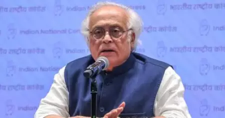 പ്രധാനമന്ത്രി വിക്റ്റിം കാര്‍ഡ് കളിക്കുകയാണ്: അദ്ദേഹത്തിന്റെ ഇന്‍സ്റ്റഗ്രാം സഭകള്‍ക്ക് ആരെയും വിഢികളാക്കാന്‍ കഴിയില്ല: ജയറാം രമേശ്